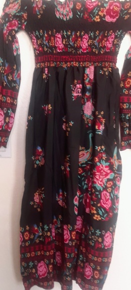 Bohemian long sleeve dress. 001 - Picture 3 of 4